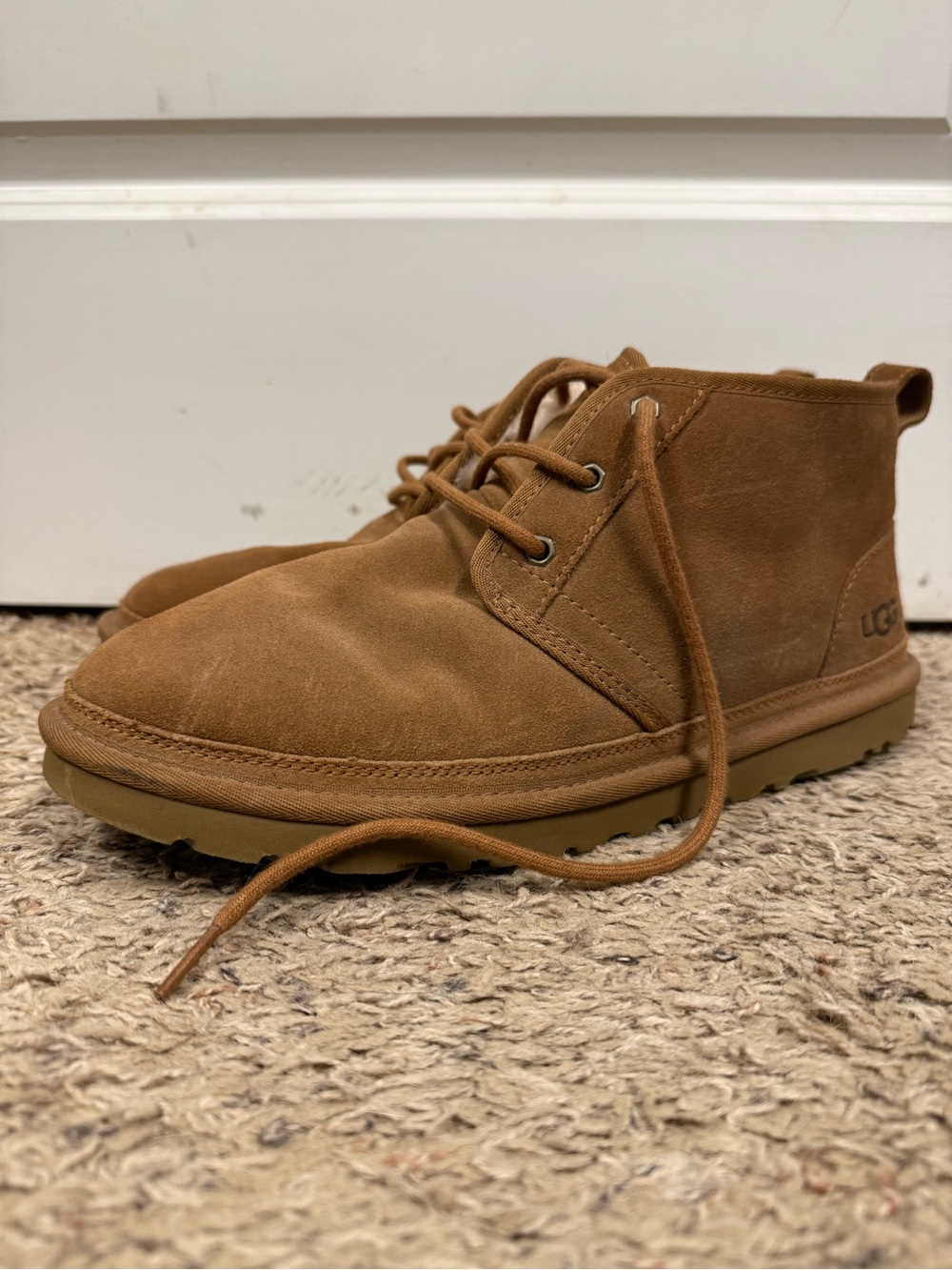 UGG Neumel Chestnut Suede Sheepskin Lace Up Chukka Boots Men’s 11